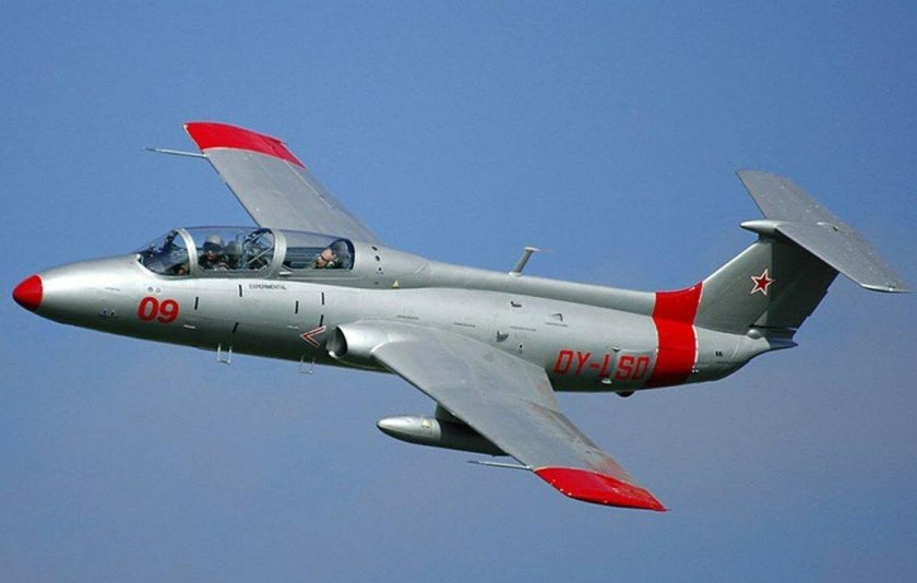 Aero l-29 Delfin