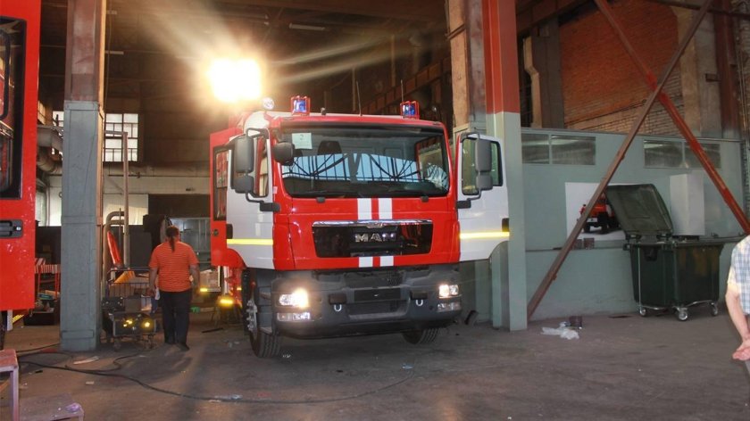 Пожарный автомобиль-база газодымозащитной службы АБГ 3 (4308)