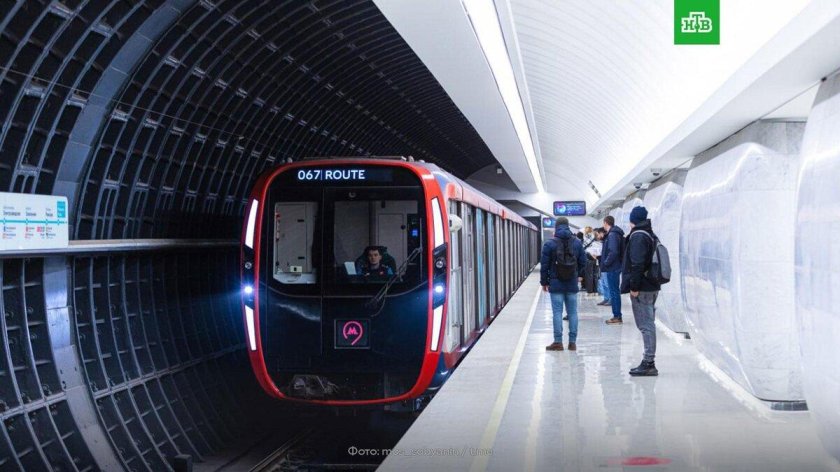 Поезд метро