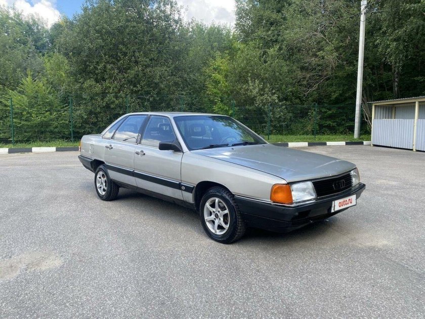 Audi 100 c3 44