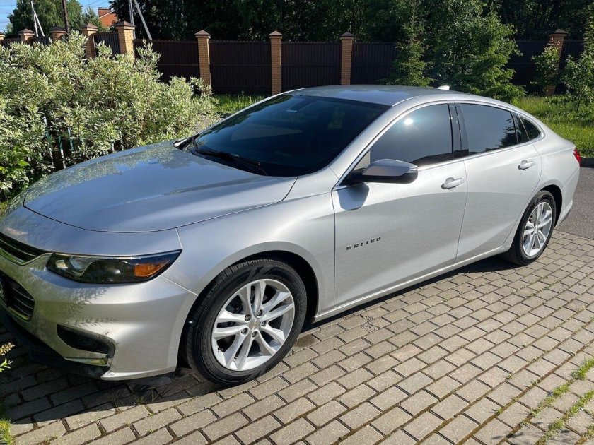 Шевроле Малибу серая