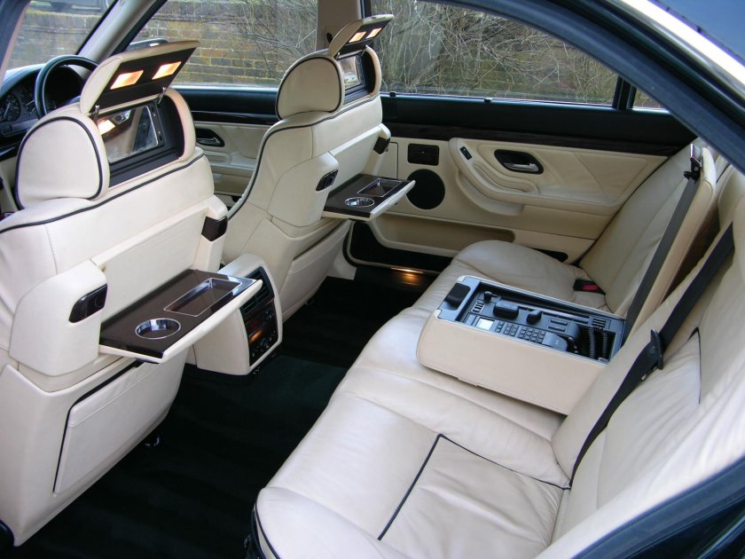 BMW 750il салон