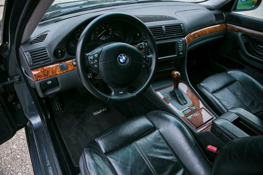 BMW e38 740i