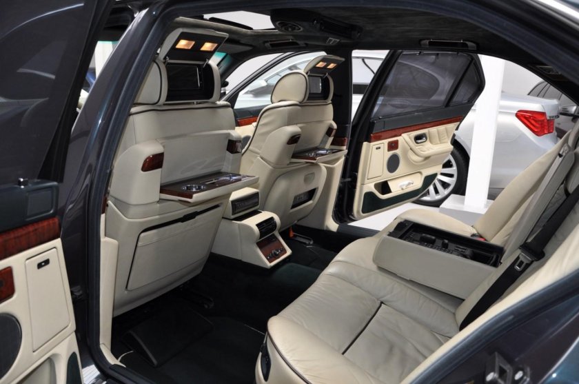 BMW 750il салон