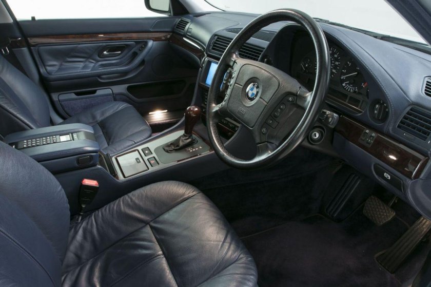 BMW 750i e38 салон