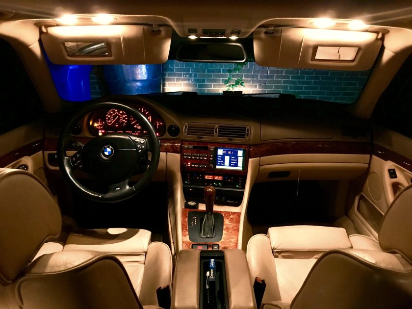 BMW e38 Interior