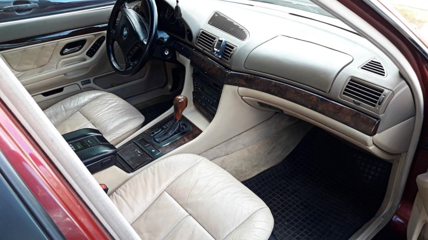 БМВ е38 салон светлый