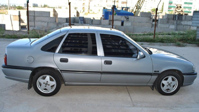 Опель Вектра 93г