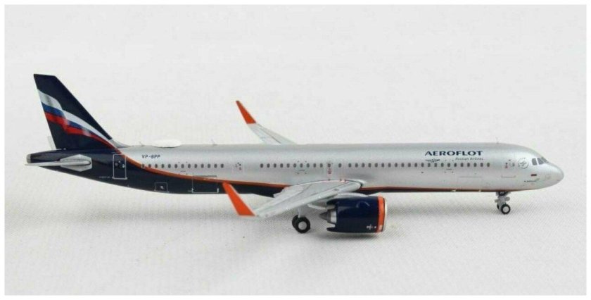 Самолет модель Boeing 737-800