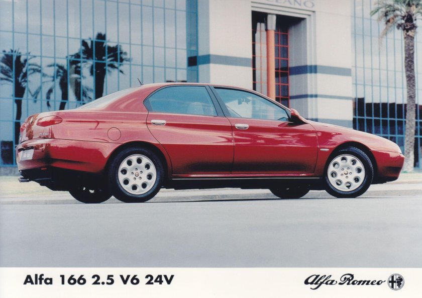 Alfa Romeo 166