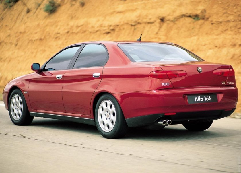 Alfa Romeo 166