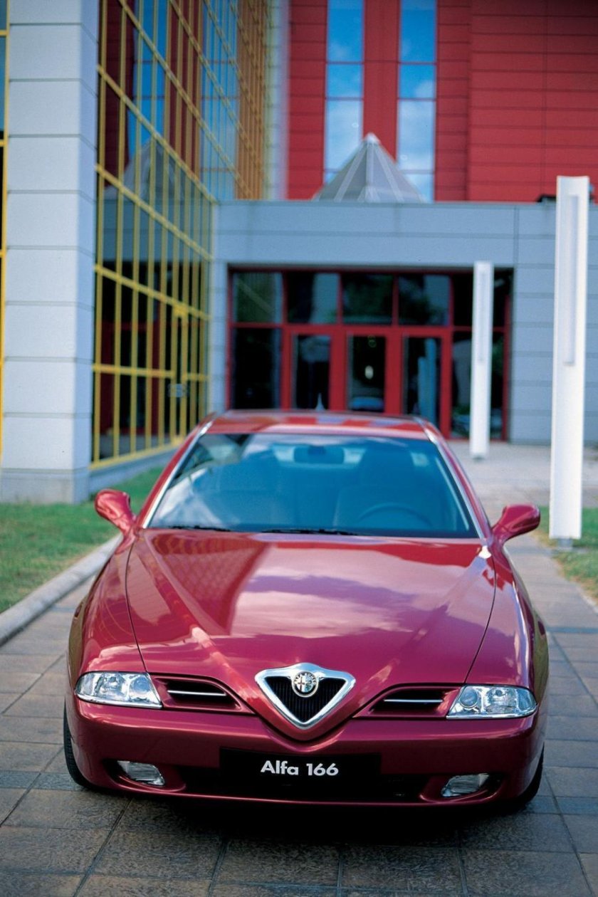 Alfa Romeo 166