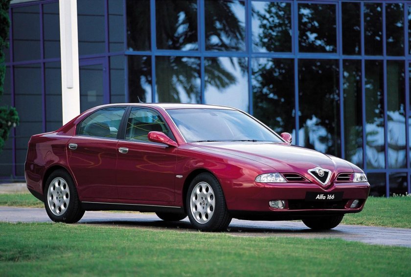 Alfa Romeo 166