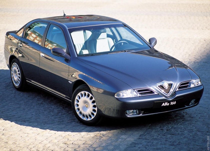 Alfa Romeo 166