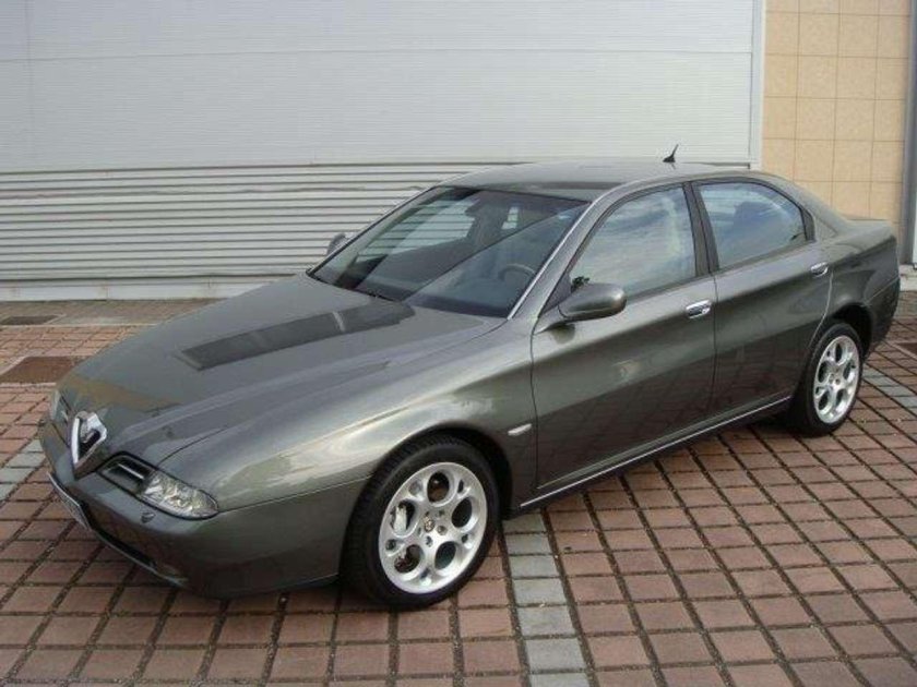 Alfa Romeo 166