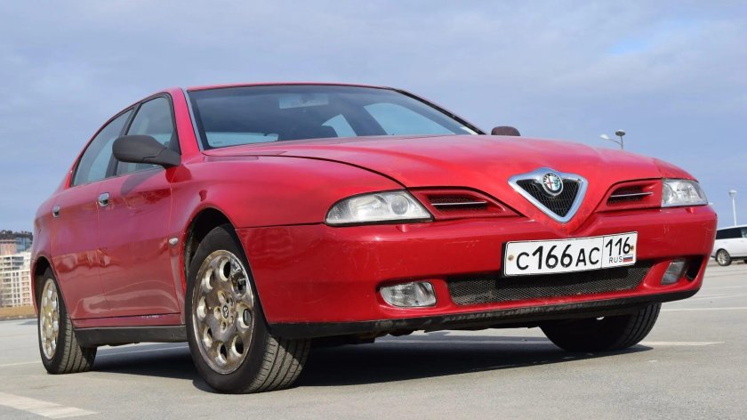 Alfa Romeo 166
