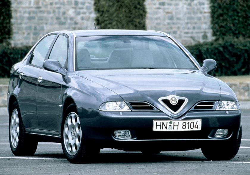 Alfa Romeo 166
