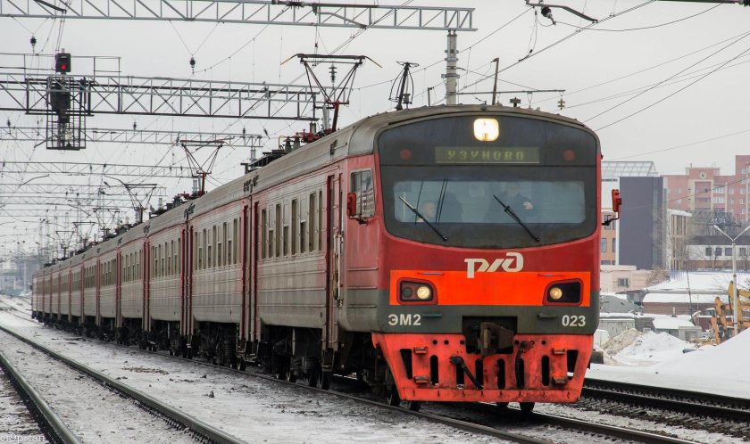 Электропоезд эм2 025