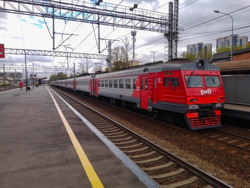 Электричка эт 2 м