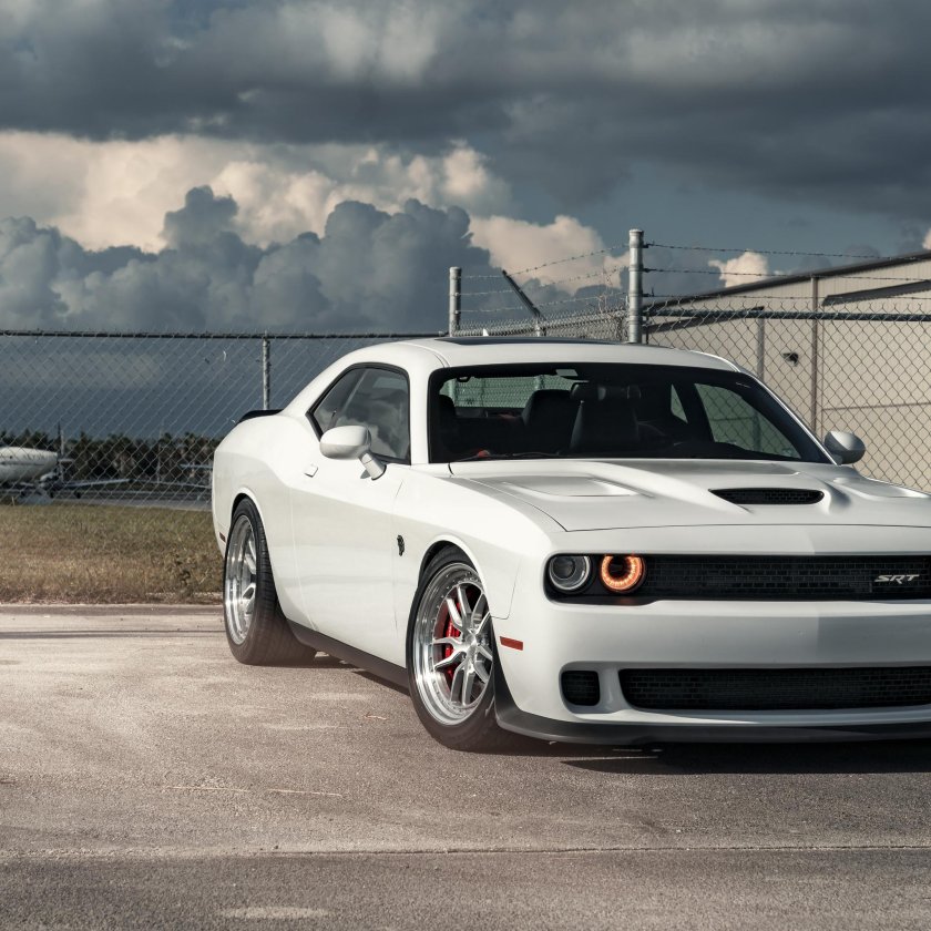 Додж Челленджер СРТ