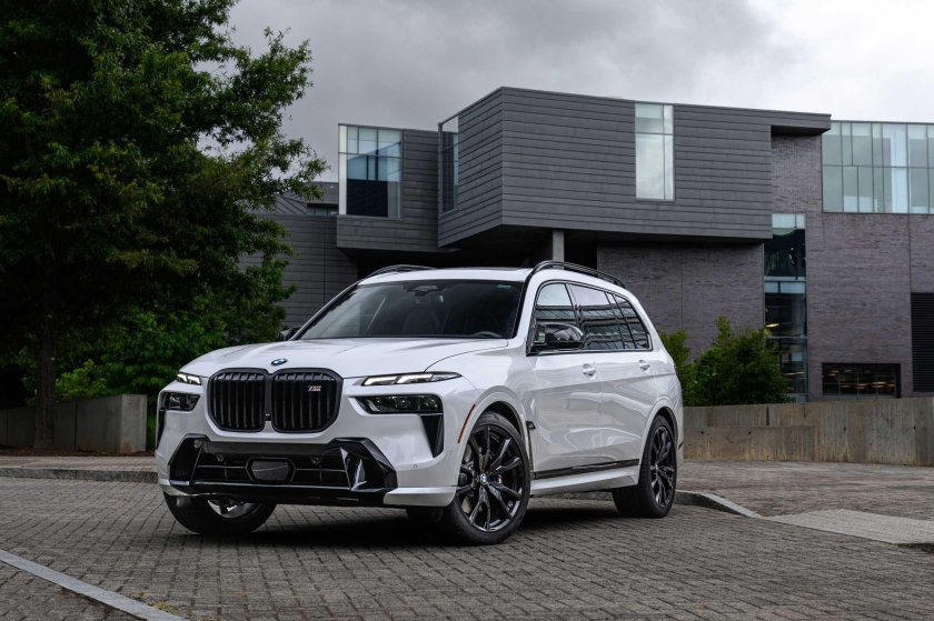 BMW x7 m60i