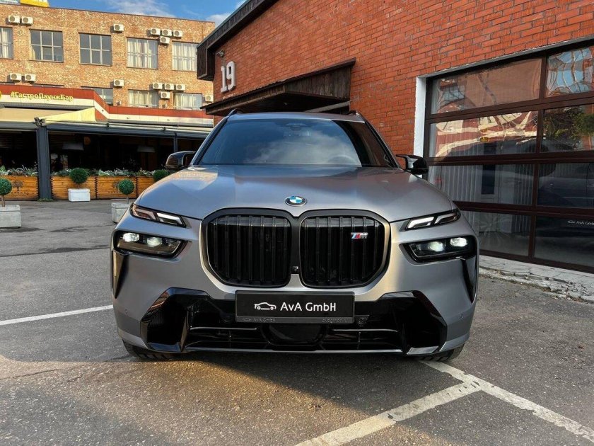 BMW x7 m60i