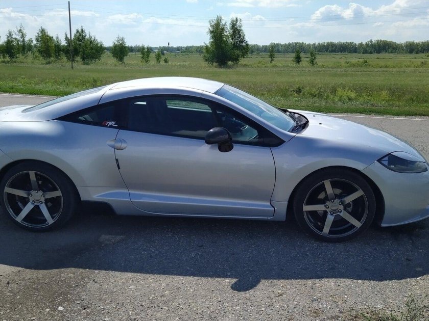 Эклипс машина 2022