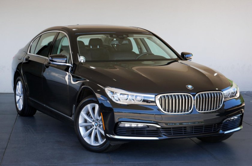 BMW 740 2017