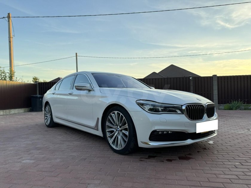 Бмв 7 серии 2015