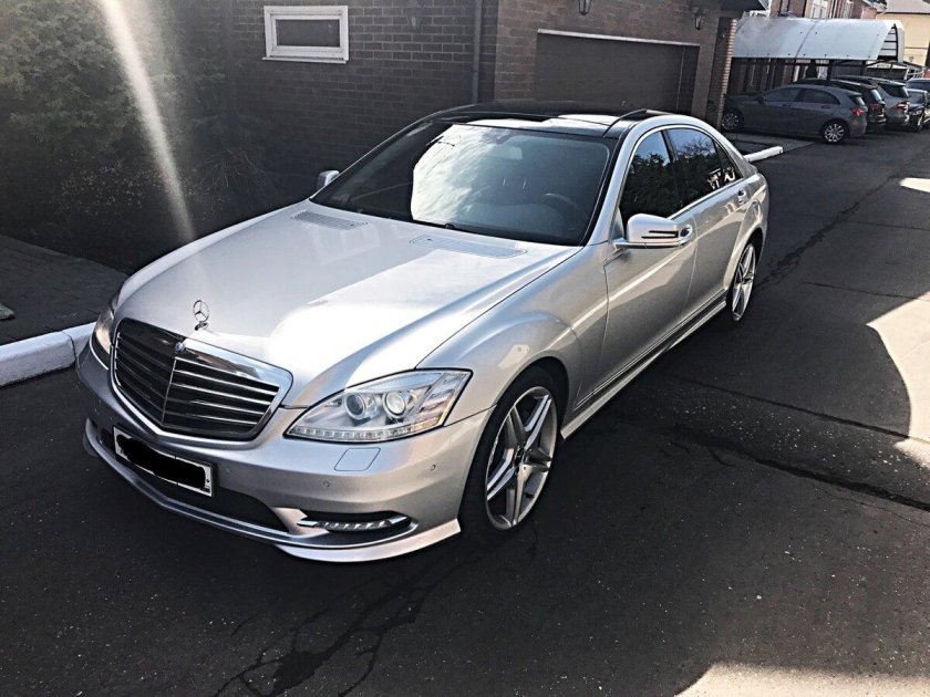 Мерседес 221 серебристый АМГ