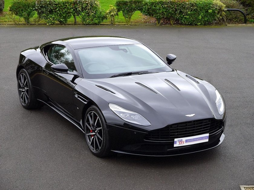 Астон Мартин db12