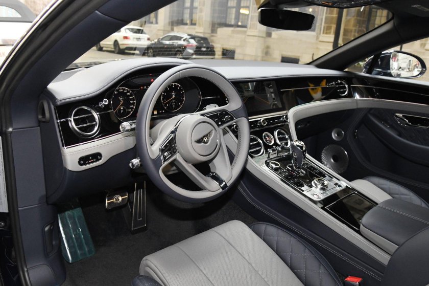 Bentley Continental gt 2020 салон