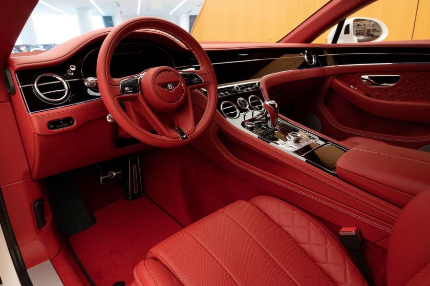 Bentley Continental gt 2020 салон