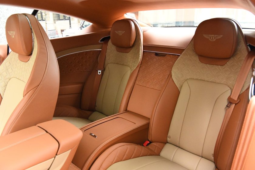 Bentley Continental gt 2021 салон