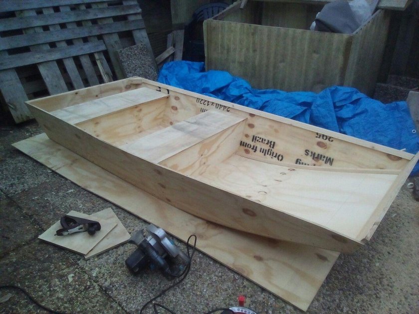Лодка фанерная джонбот