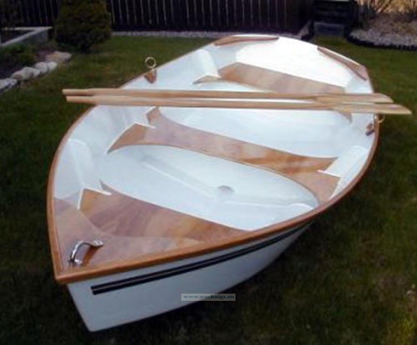 Лодка омуль стеклопластик