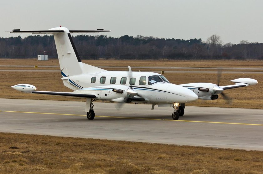 Пайпер самолет двухмоторный