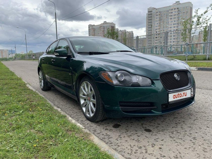 Зеленый ягуар xf