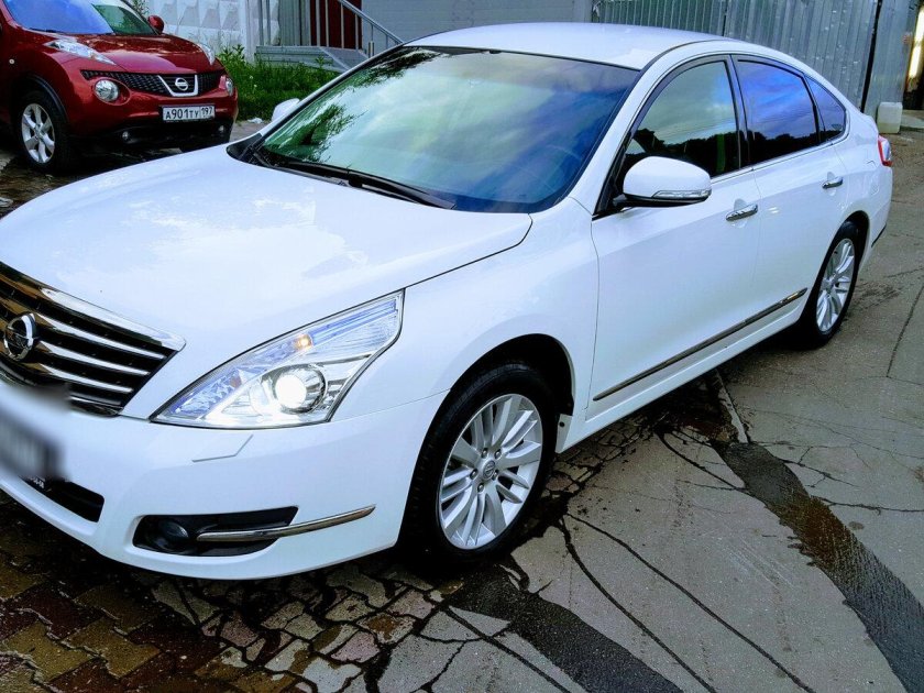 Nissan Teana белый