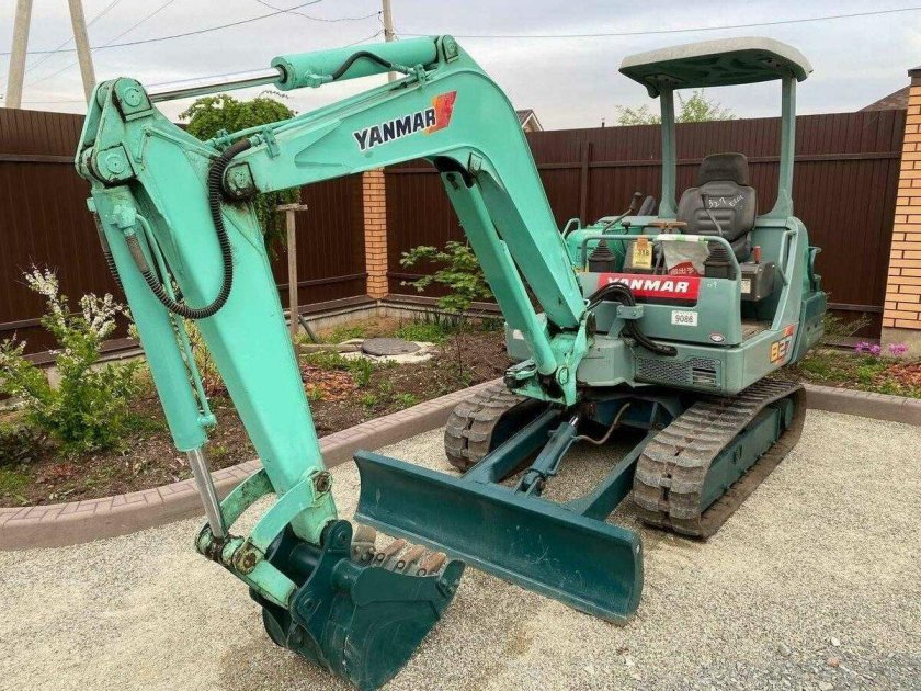 Мини экскаватор Янмар b3