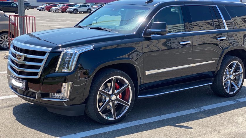 Кадиллак Эскалейд 2023