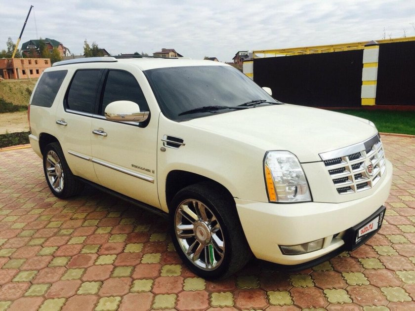 Cadillac Escalade 3