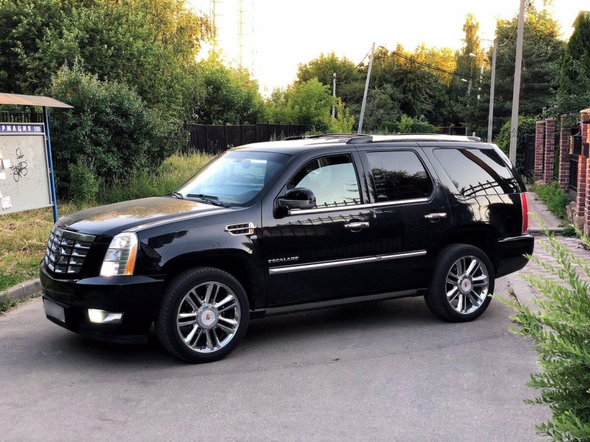 Кадиллак Эскалейд III