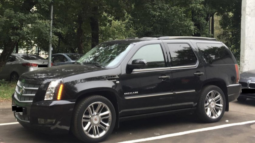 Cadillac Escalade 3
