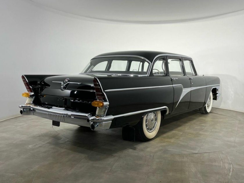 Газ-13 чайка 1:8