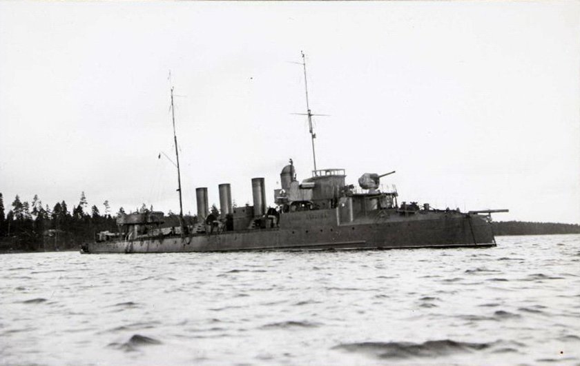 Миноносец Манадзуру