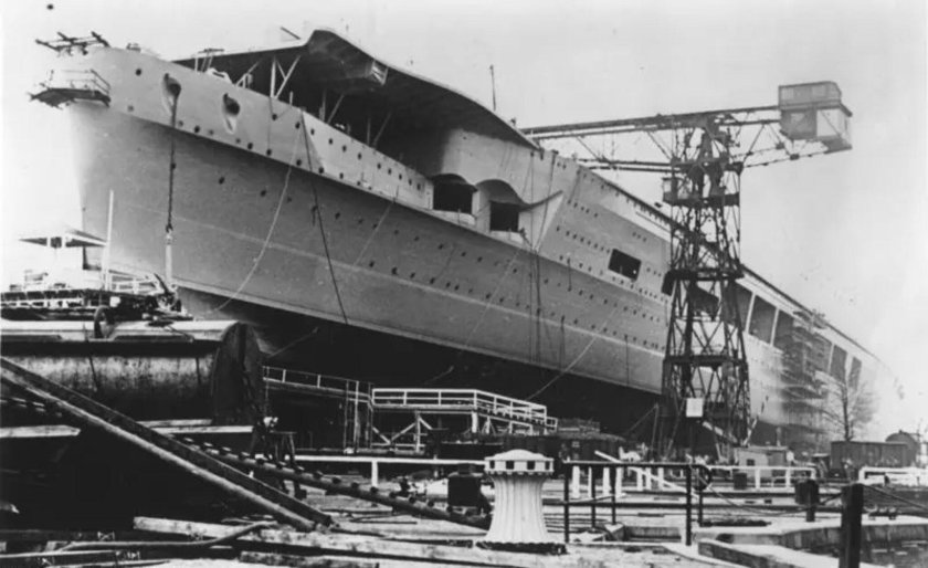 Graf Zeppelin авианосец