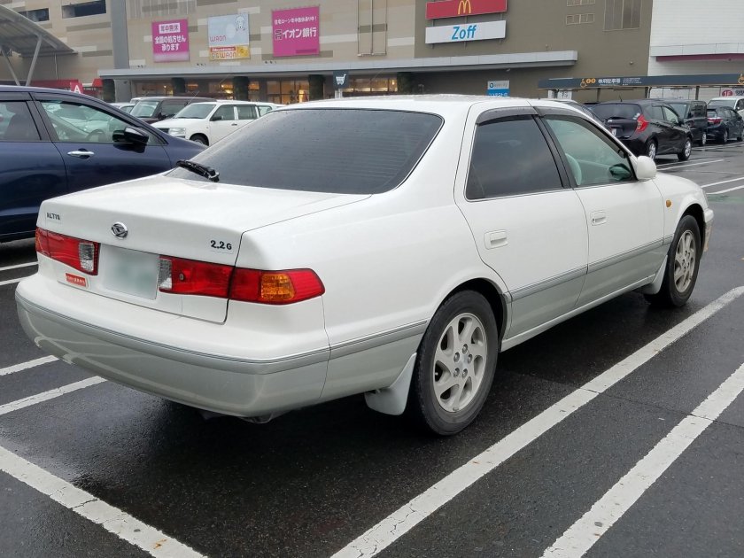 Дайхатсу АЛТИС