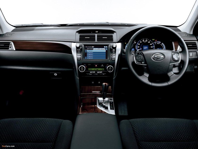 Toyota Camry 50 2011