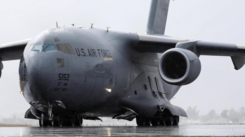 Американский грузовой самолет c17 Globemaster